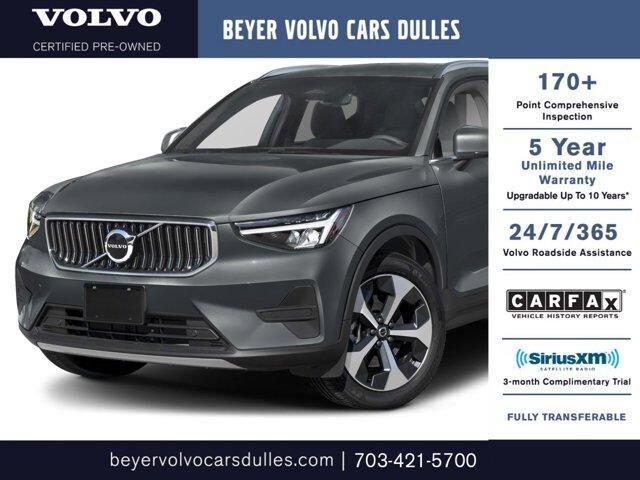 2025 VOLVO XC40