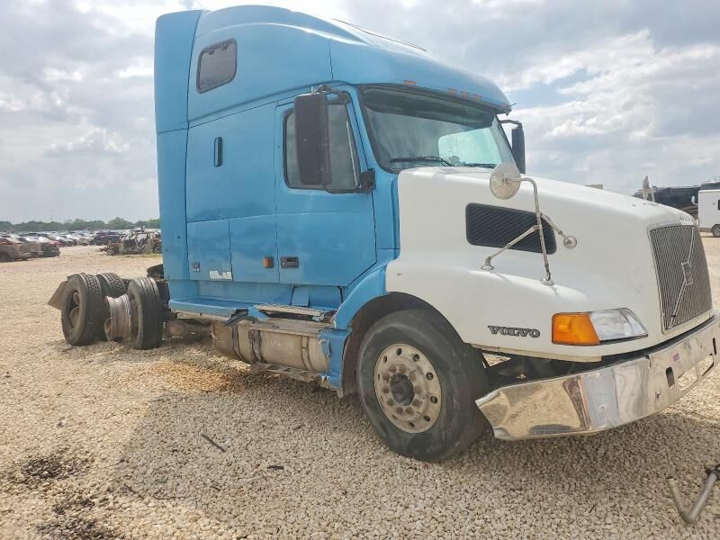 2002 VOLVO TRUCK VNL