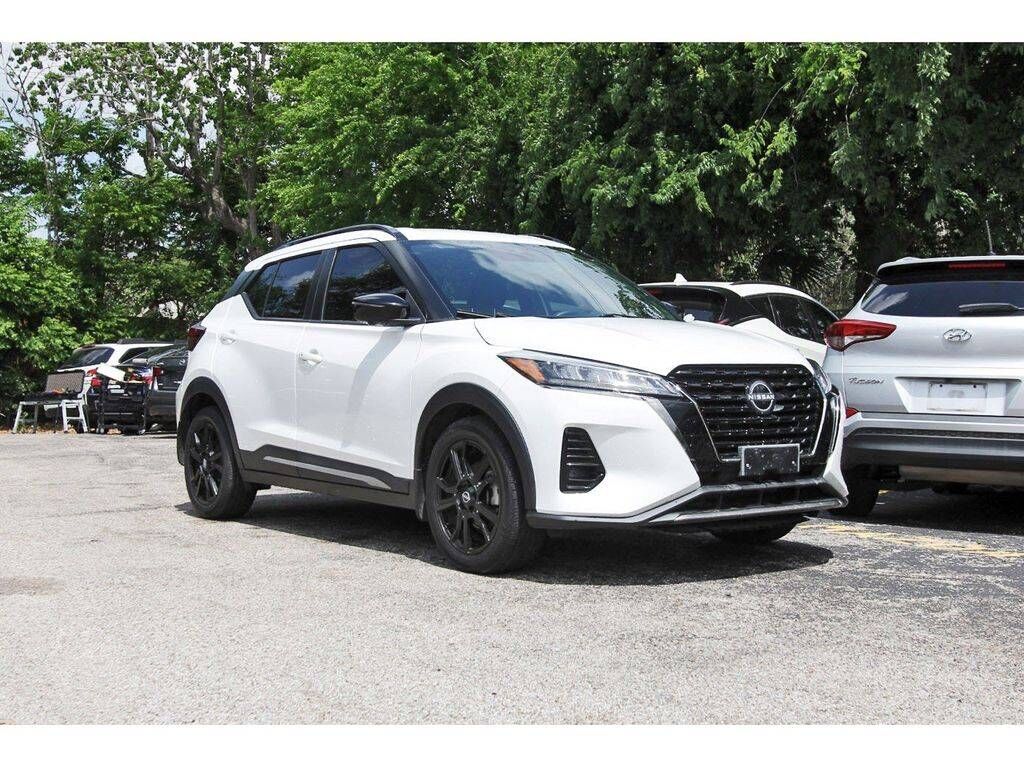 2023 NISSAN Kicks