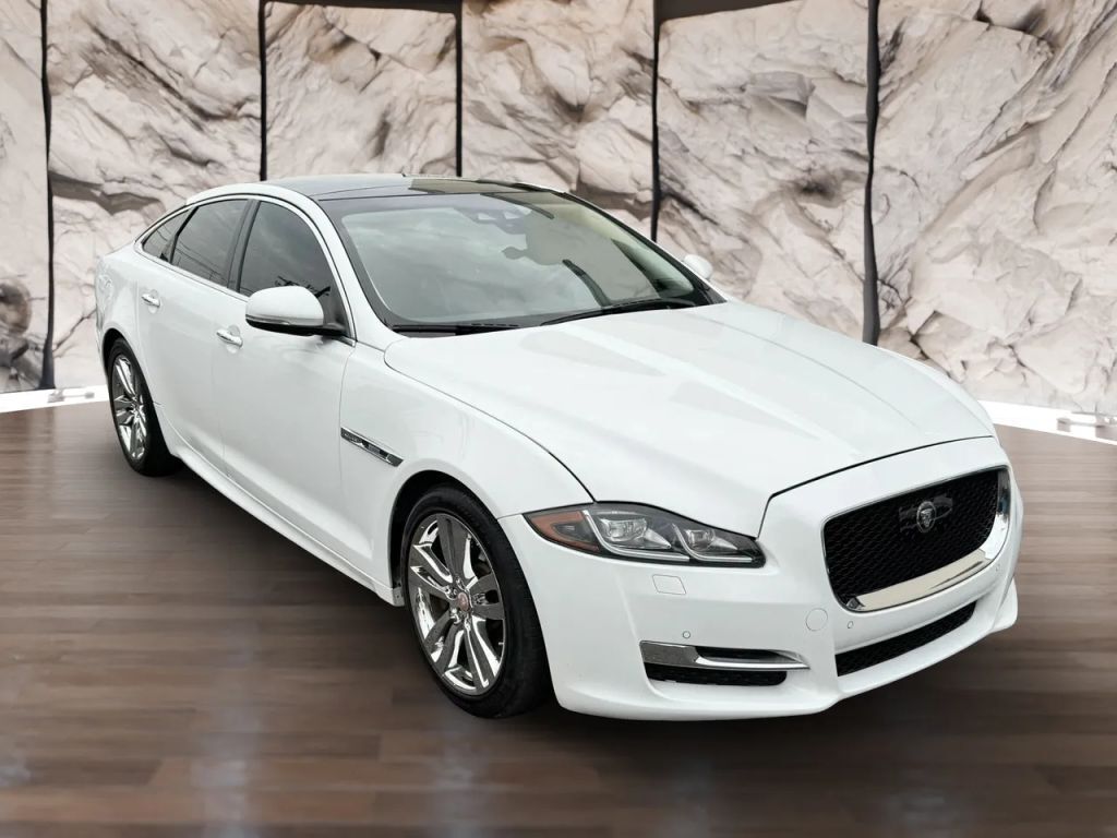 2019 JAGUAR XJ