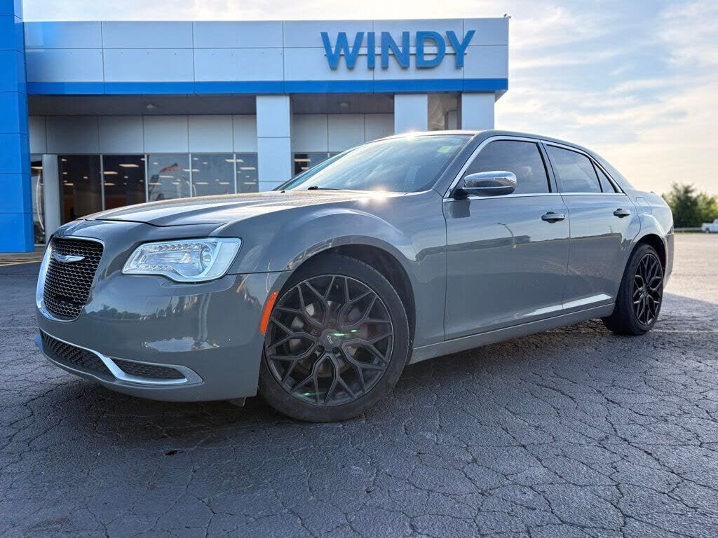 2019 CHRYSLER 300