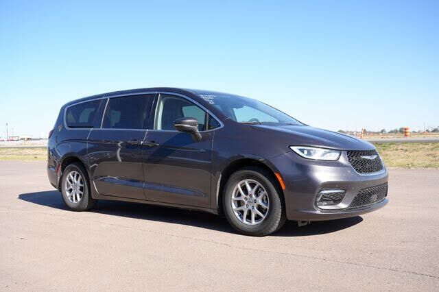 2023 CHRYSLER Pacifica