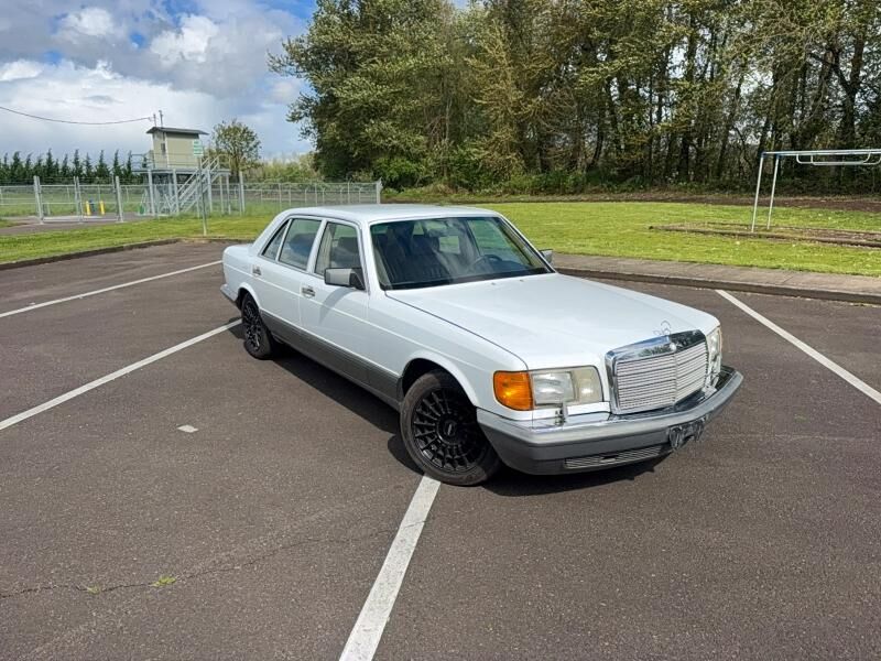 1988 MERCEDES-BENZ 300