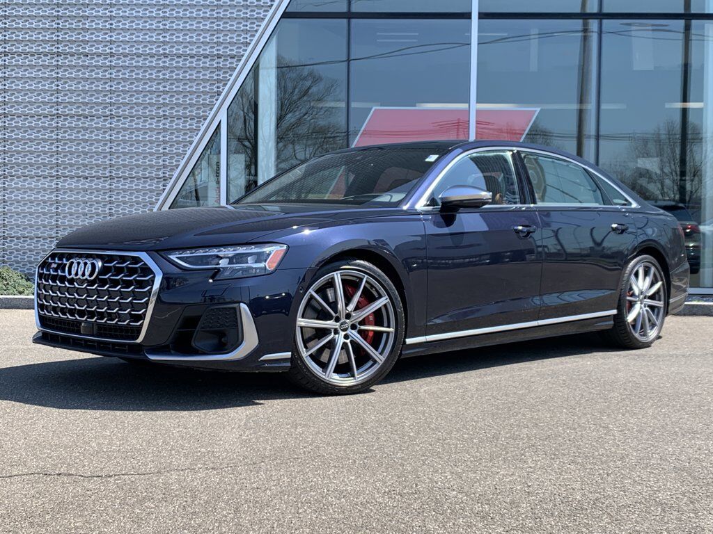 2023 AUDI S8