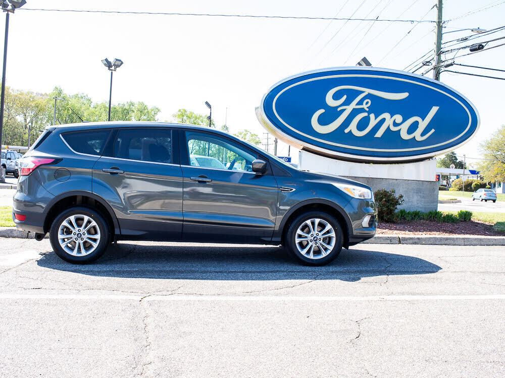 2017 FORD Escape