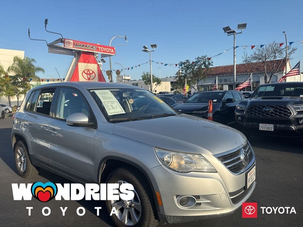 2010 VOLKSWAGEN Tiguan