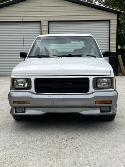 GMC Typhoon