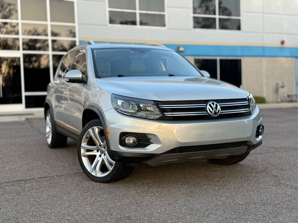 2012 VOLKSWAGEN Tiguan