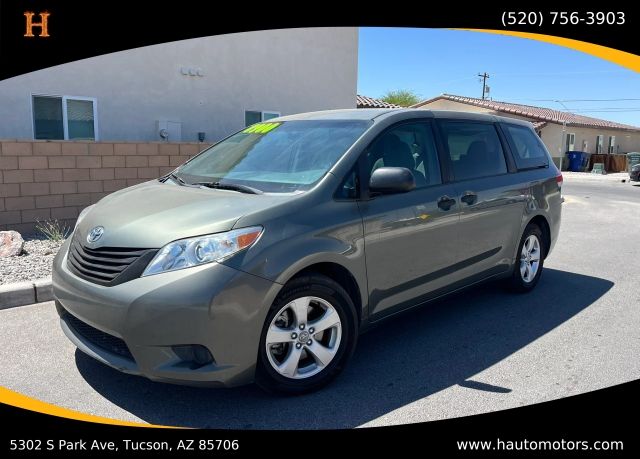 2012 TOYOTA Sienna
