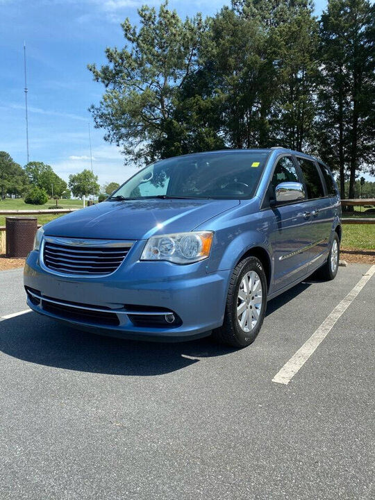 2011 CHRYSLER Town and Country