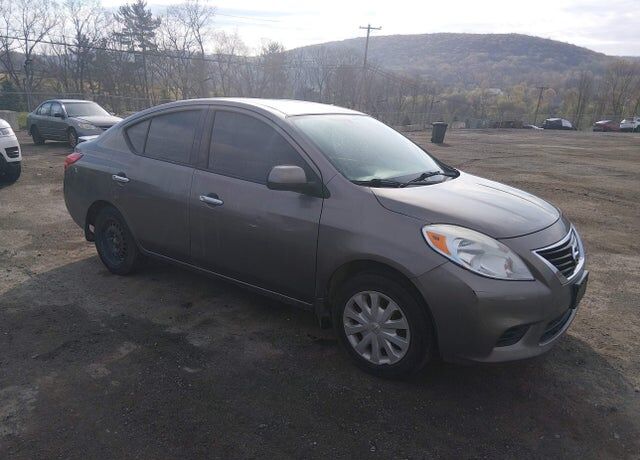 2014 NISSAN Versa