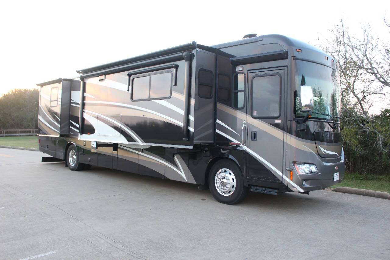 2011 FREIGHTLINER XC-L Lowered Rail Rear Engine Motor Home Chassis