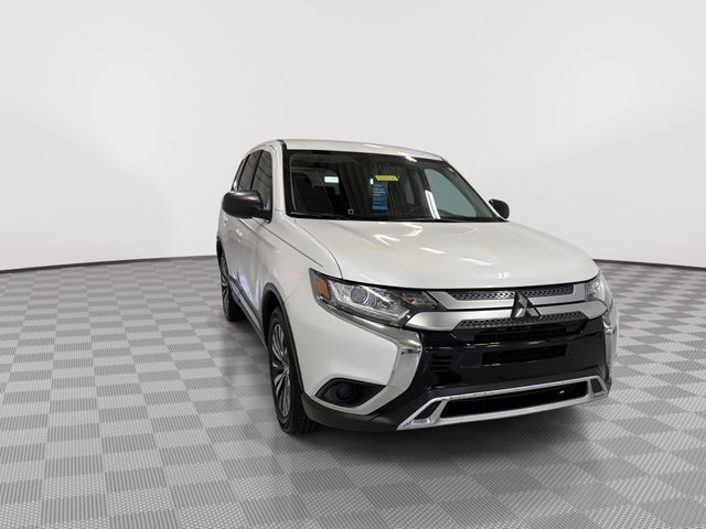 2020 MITSUBISHI Outlander