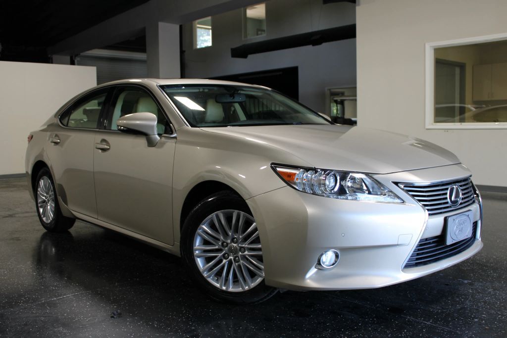 2013 LEXUS ES