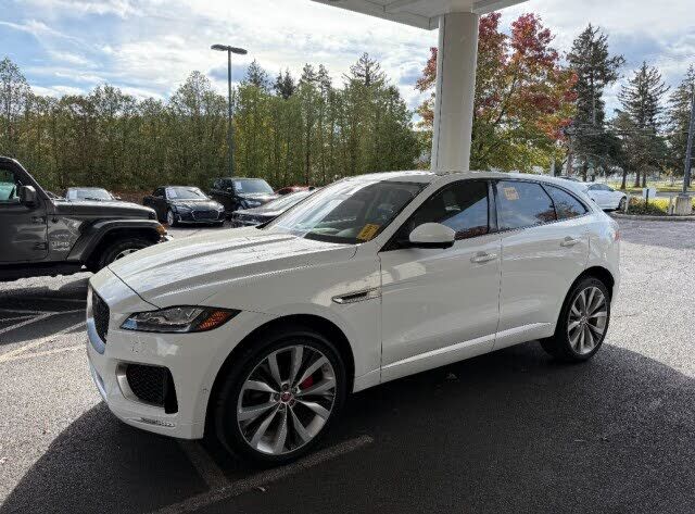 2017 JAGUAR F-Pace