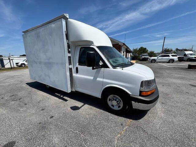 2017 CHEVROLET Express