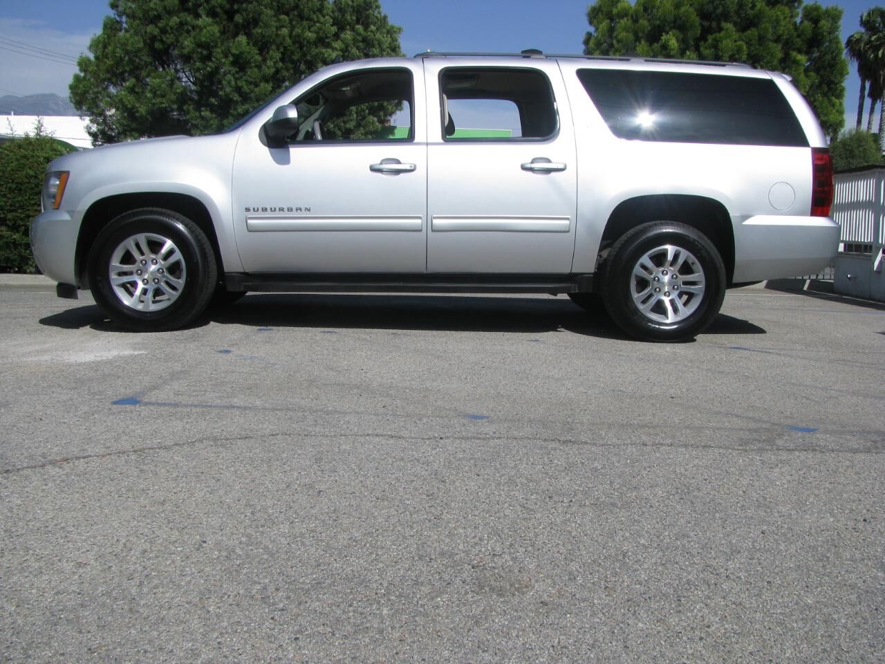 2014 CHEVROLET Suburban