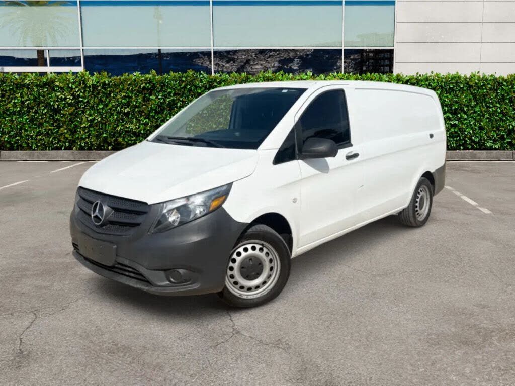 2019 MERCEDES-BENZ METRIS