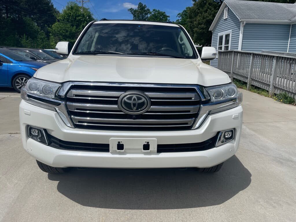2018 TOYOTA Land Cruiser