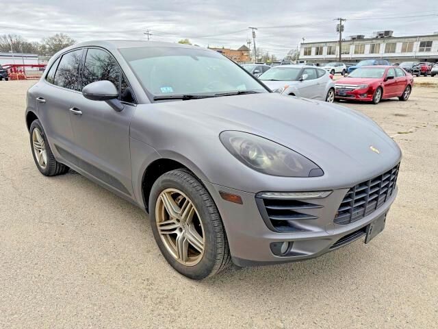 2016 PORSCHE Macan
