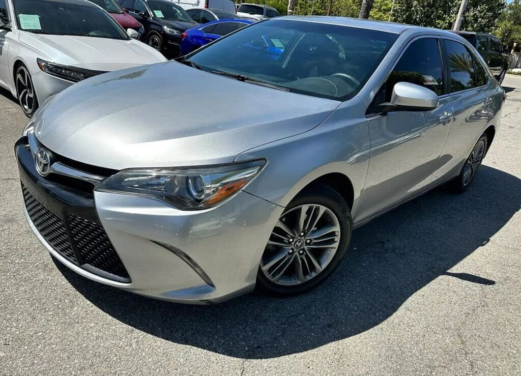 2017 TOYOTA Camry