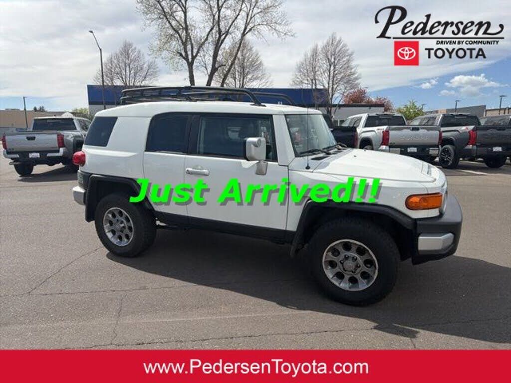 2011 TOYOTA FJ Cruiser