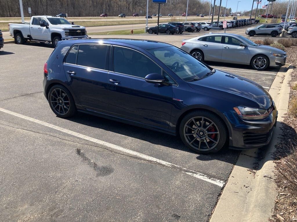 2016 VOLKSWAGEN Golf GTI
