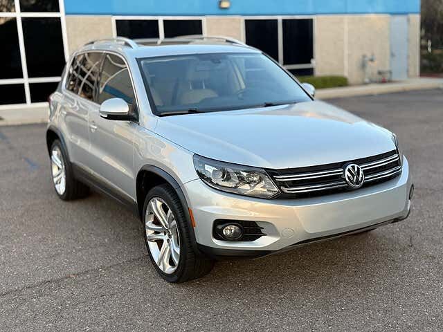 2012 VOLKSWAGEN Tiguan