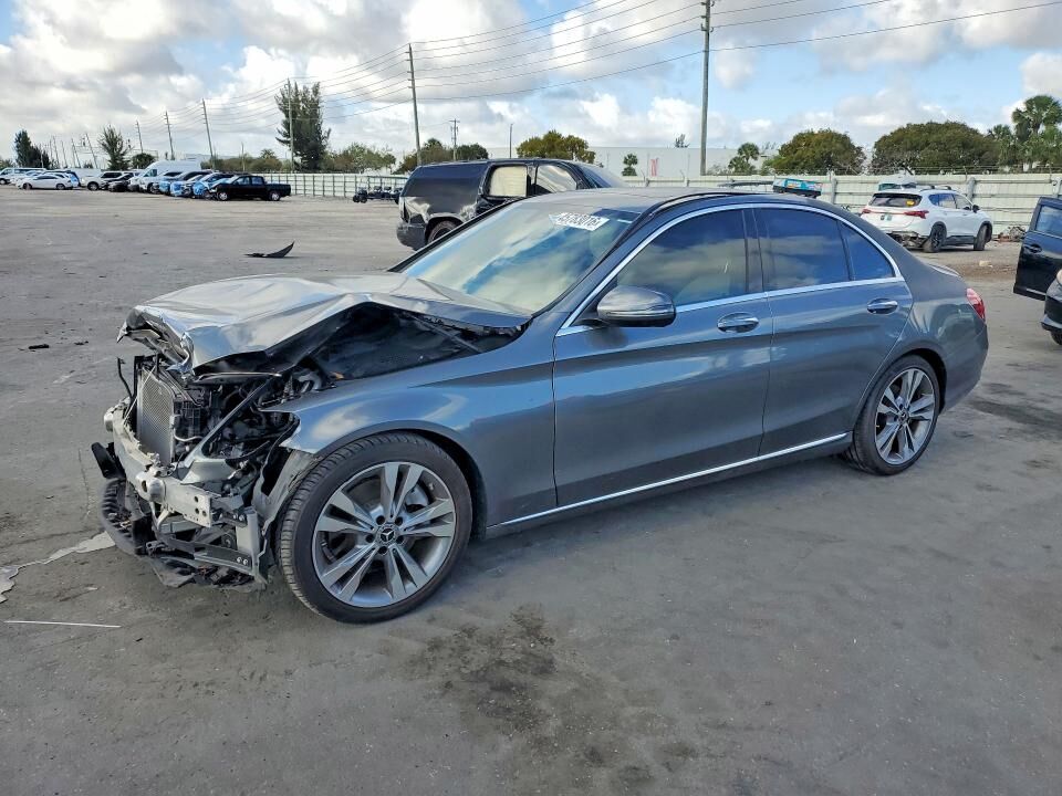 2018 MERCEDES-BENZ C-Class