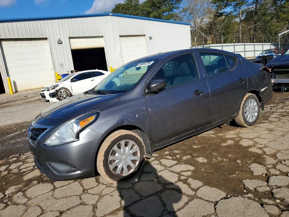 2019 NISSAN Versa