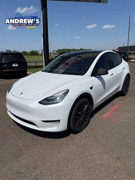 2021 TESLA Model Y
