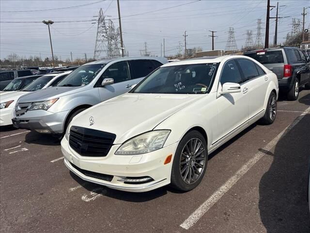 2011 MERCEDES-BENZ S-Class