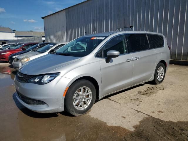 2023 CHRYSLER Voyager