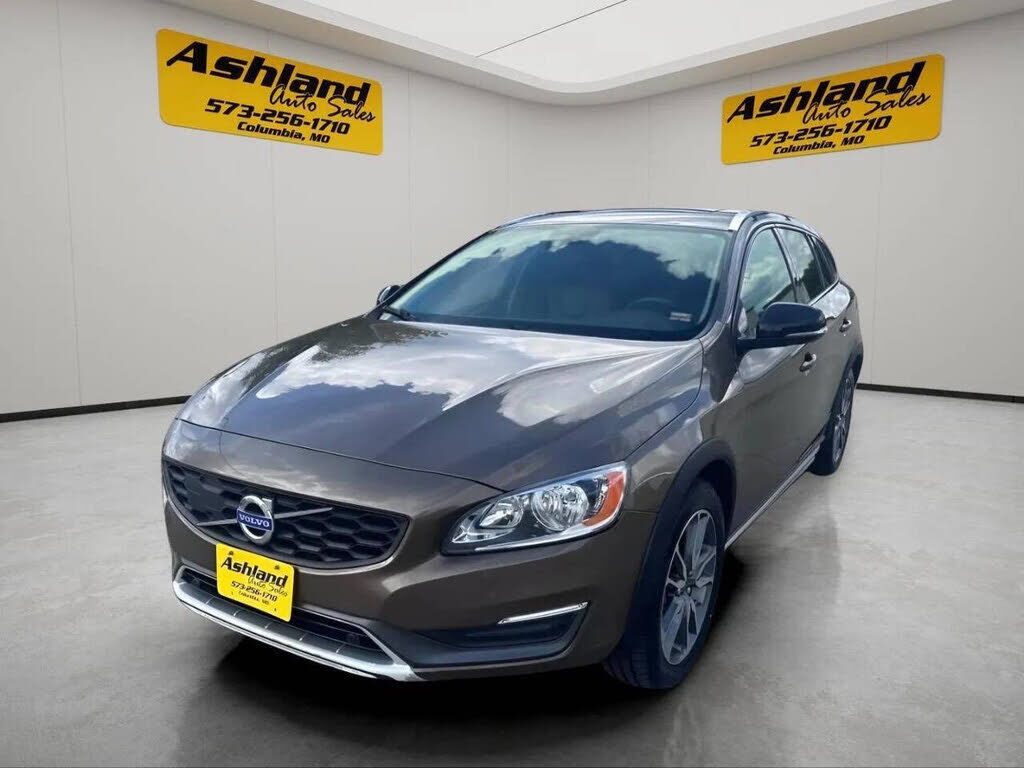 2016 VOLVO V60CC