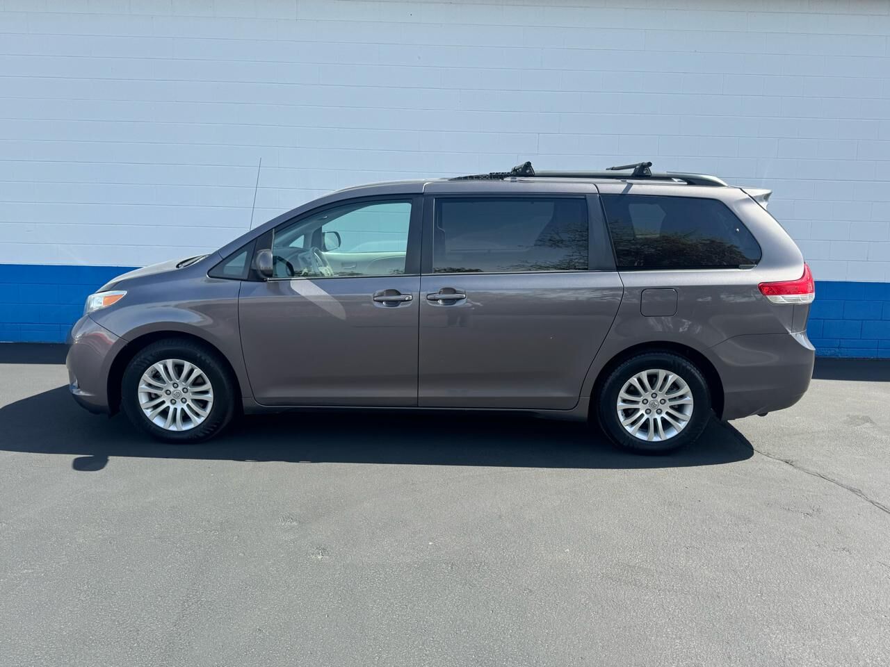 2014 TOYOTA Sienna