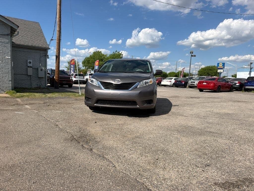 2014 TOYOTA Sienna