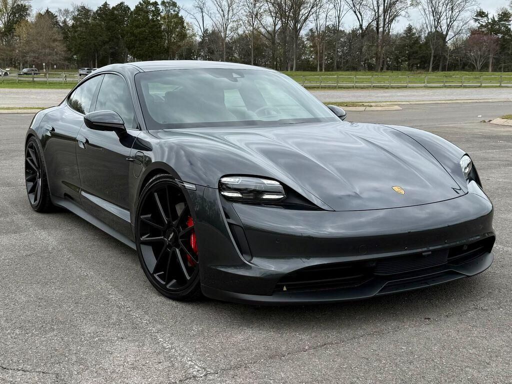 2020 PORSCHE Taycan