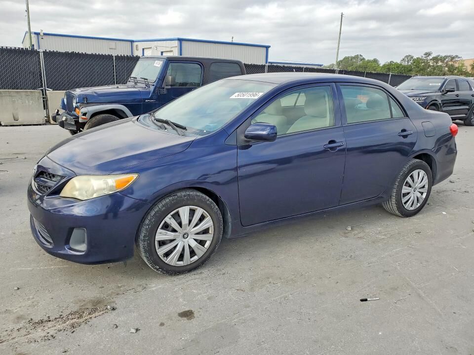 2013 TOYOTA Corolla