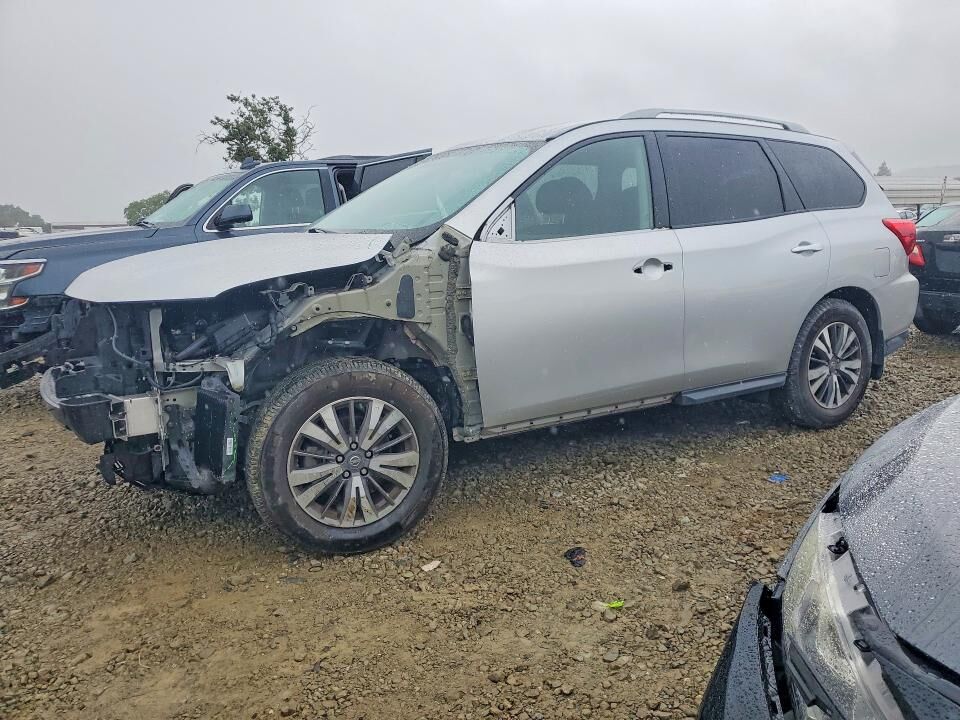 2017 NISSAN Pathfinder