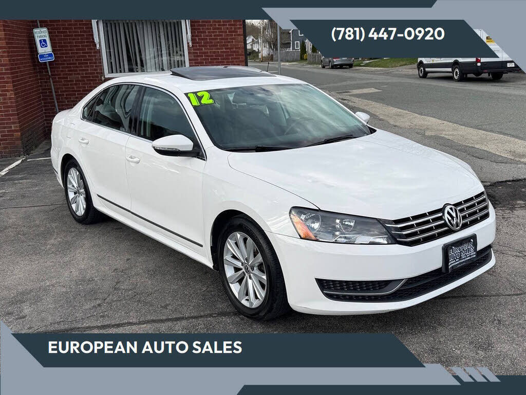 2012 VOLKSWAGEN Passat