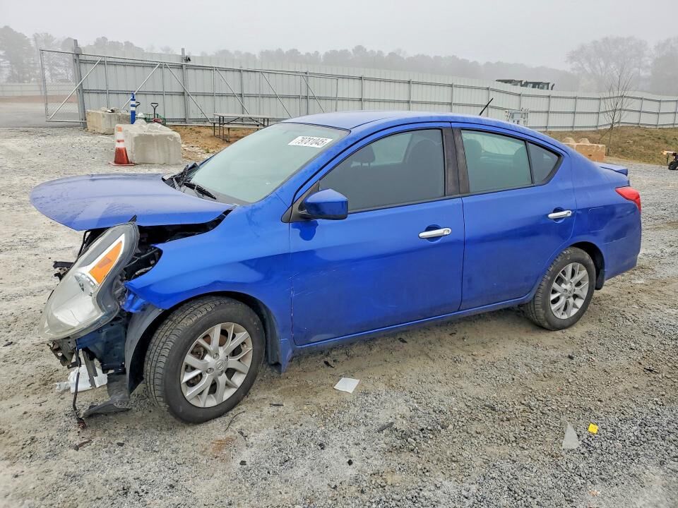 2017 NISSAN Versa