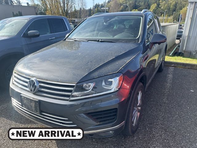 2016 VOLKSWAGEN Touareg