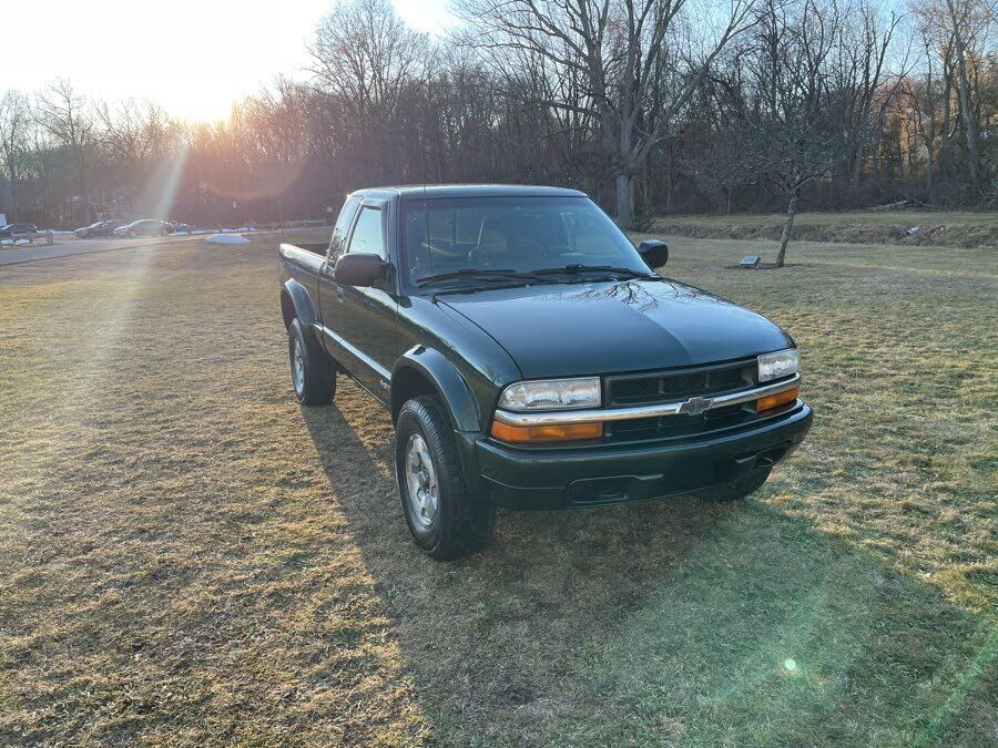2002 CHEVROLET S-10 Pickup