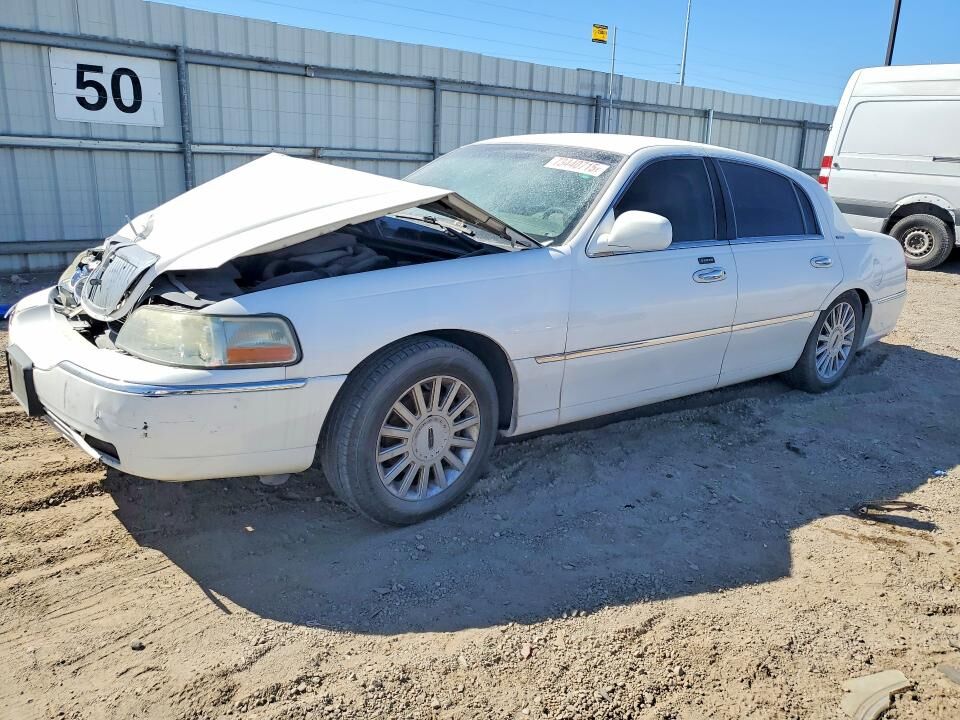 2005 LINCOLN Town Car