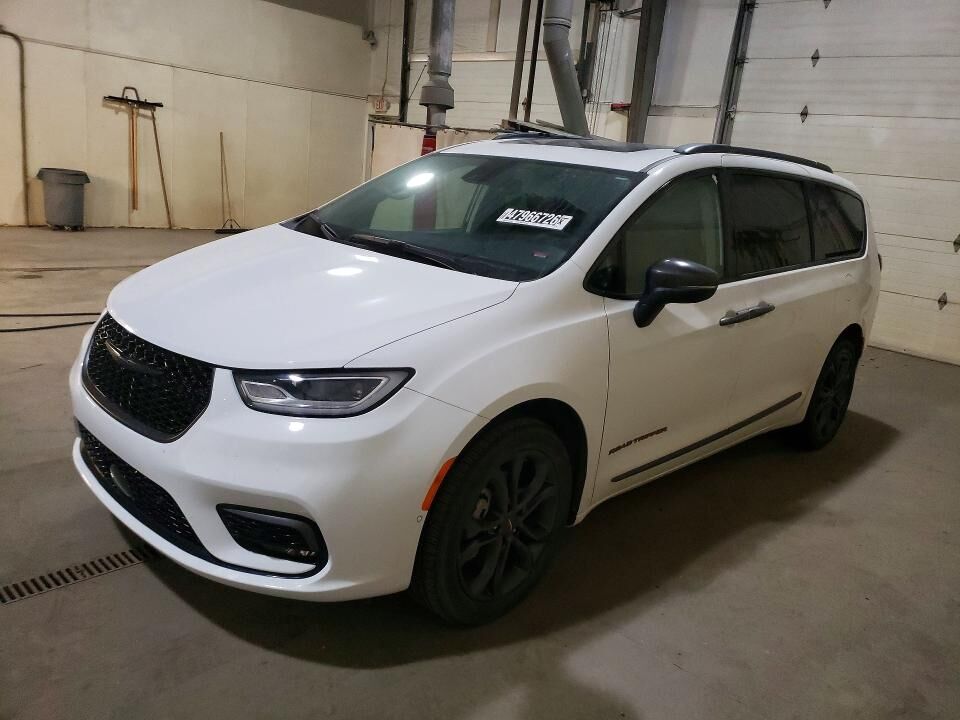 2023 CHRYSLER Pacifica