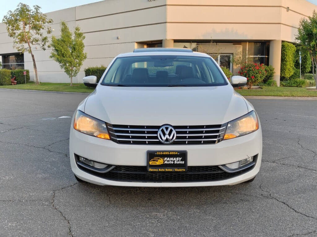 2013 VOLKSWAGEN Passat
