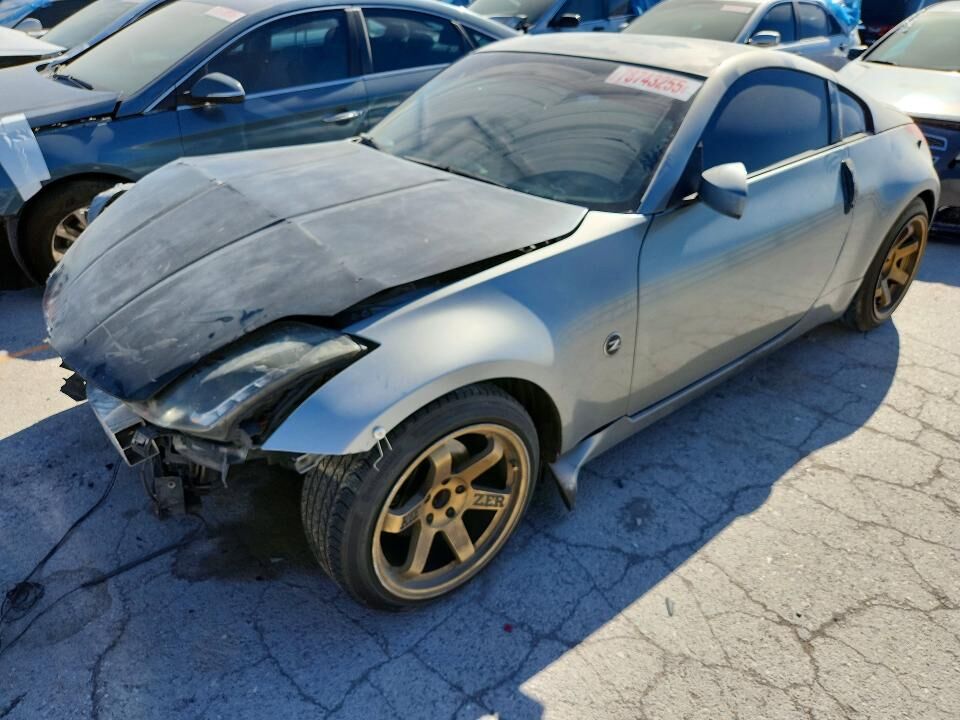 2004 NISSAN 350Z