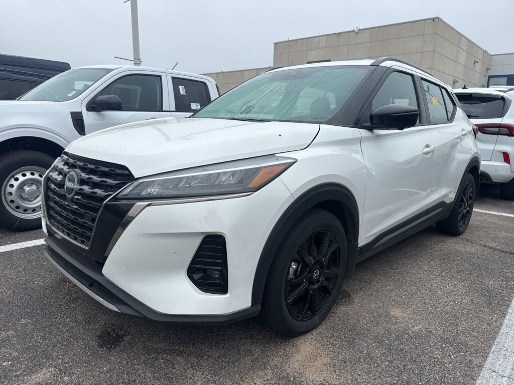 2022 NISSAN Kicks
