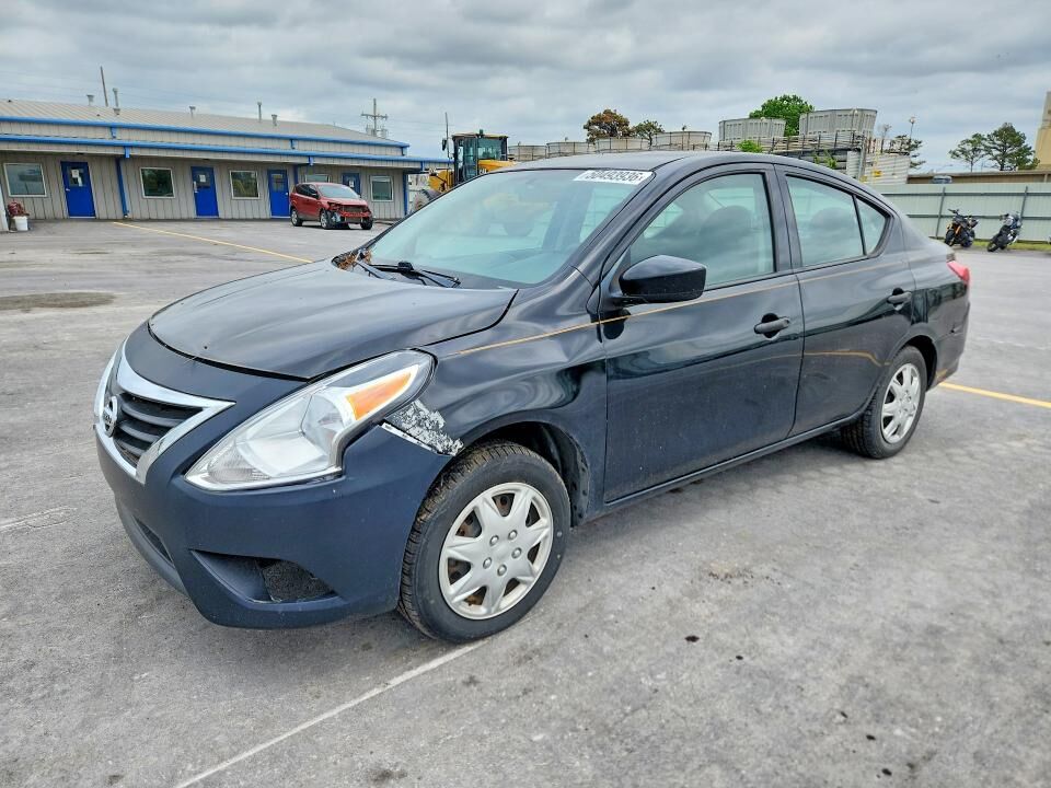 2017 NISSAN Versa