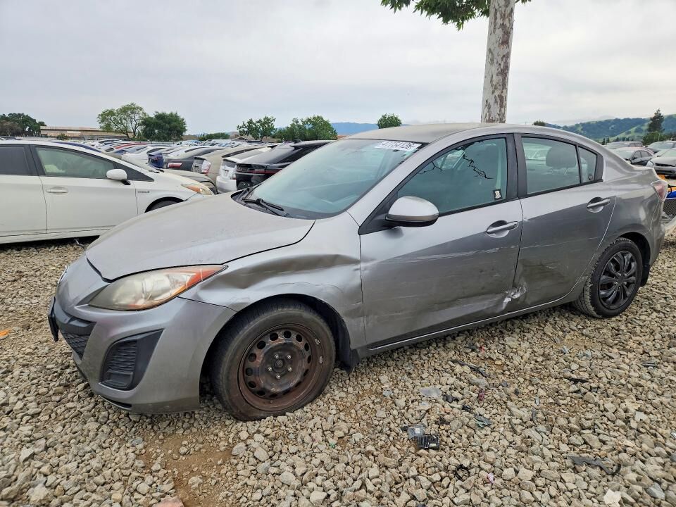 2010 MAZDA Mazda3